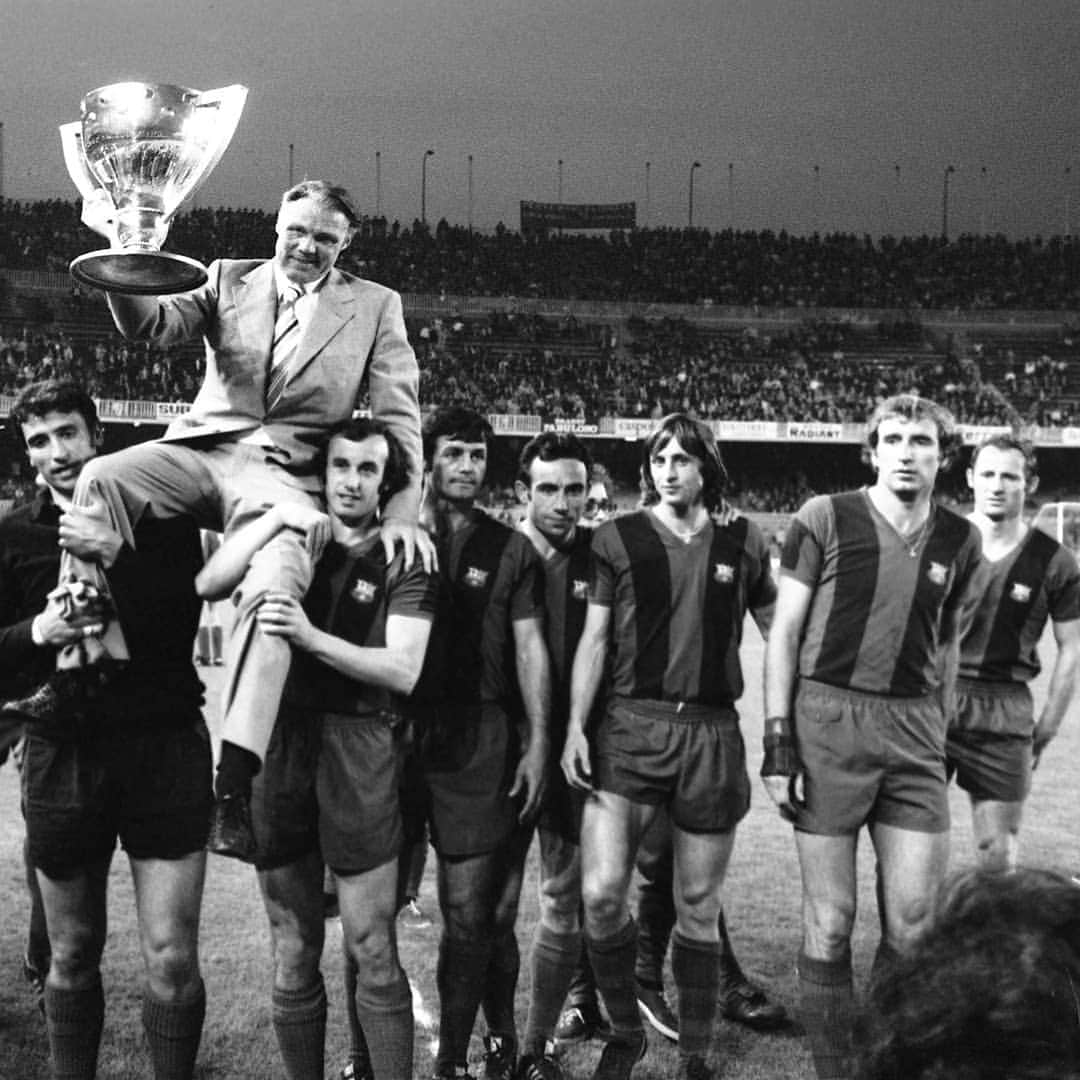 ヨハン・クライフのインスタグラム：「🔙 On this day in 1974, Johan won his first La Liga with @fcbarcelona after beating Sporting Gijon. It was Barça's first league in 1️⃣4️⃣ years. #CruyffLegacy」