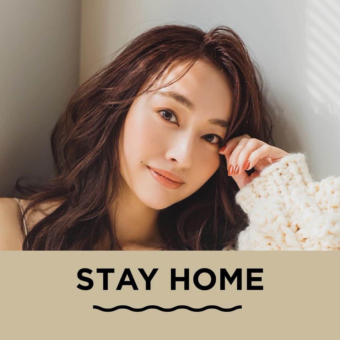 小祝麻里亜のインスタグラム：「ストーリーでお家にいれる状況の方はお家にいて欲しいと、細々呼び掛けたりしていましたが…日本の方も、海外の方からも、もっと呼び掛け続けて欲しい！！とこんな私にもdmが来ていました。  Facebookのように、もうアイコンから伝えていくべきだなと思いまして、グラフィックデザイナーのもちさんに先週から打診し、作っていただきました😊🏠 本日の緊急事態宣言の発令もしかり、もうお家にいられる方は、お家にいないと！！！！！ ずるずると不要にお出かけ、こんなことでは長引くばかりです。医療従事者が苦しみ、そして悲しむ人が世界中で多くなるだけです。ずっとずっと終わりません。  微力ですが、どうか1人でも多くの方が、自分や周りの人を大事にするアクションを起こせますように。そう願っています。  医療従事者でもなく、影響力があるわけでもない私ですが…  そんな私でもできることに協力してくださり、素敵なアイコンを作ってくださり、有難う御座います！👉デザイナー　もちさん( @mmooti ) フォトグラファー　ハンさん(@petitbebepencil ) ． ． ＿＿＿＿＿＿＿＿＿＿ #stayhome #stayathome #portrait #photography #instagram」