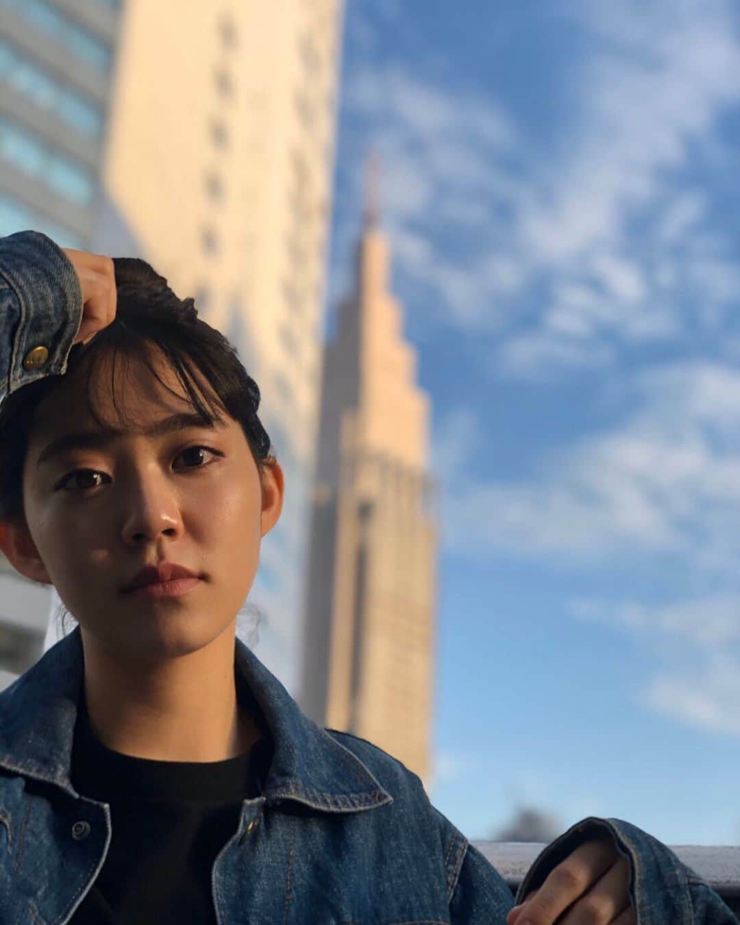伴優香のインスタグラム：「﻿ ﻿ ﻿ 最近春の気温が心地良いですね。﻿ ﻿ 毎日お布団干して﻿ ベランダで日向ぼっこしてる日々です。﻿ ﻿ ﻿ そんな中昨日初めてLINE LIVEをしました！﻿ 最初は緊張したけどめちゃくちゃ楽しかった🥺﻿ ﻿ 観に来てくれた方々ありがとうございました。﻿ ﻿ ちょいちょい配信していくので﻿ 是非観に来てください☺️🌸﻿ ﻿ ﻿ 早く大好きな人たちと思いっきり笑えますように🕊﻿ ﻿ ﻿ ﻿ #i_c_part_member #lovers_nippon_portrait ﻿ #everyones_photo_club ﻿ #nipponpic #daily_photo_jpn ﻿ #good_portraits_world ﻿ #indies_gram #photo_jpn #jp_portrait部 #daily_photo_jpn #cool_portrait_ #loves_nippon_portrait #東京カメラ部 ﻿ #portrait #yokaphoto #great_myshotz ﻿ #bestphoto_japan #pt_life #pt_life_ ﻿ #팔로우 #사진 #여배우 #모델 #추억 #팔로우미 ﻿ #型号 #女主角 #人像 #相片 #回忆 #跟我来」