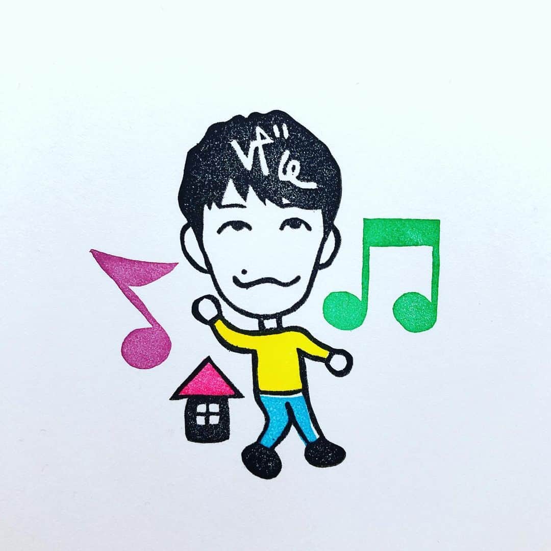 和田美枝のインスタグラム：「🎹うちで踊ろう🎹  踊るのも歌うのも苦手だから『うちで彫ろう』にしてみたよ➰  星野源さんの『うちで踊ろう』聴きながら消しゴムはんこ彫り終わって気づいた😳💥 家小さくしたから家出て踊ってるみたいになってしもた…💧 ちゃんと、うちで踊ったり、歌ったり、それぞれのお家時間を🏠🏠🏠 #うちで踊ろう #星野源　さん #お家時間 #ワダちゃん消しゴムはんこ #うちで彫ろう」