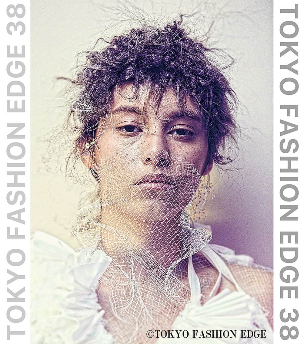 東京ファッションエッジ／プロフェッショナル東京のインスタグラム：「TOKYO FASHION EDGE 38号に掲載の美容師様をご紹介します😚✨ 工藤和希 ZENKO Aoyama（東京都） @zenko_kazukichi Hair：Kazuki kudo(ZENKO)／Make：Aya gokita(ZENKO)／Photo：Jin suzuki  #東京ファッションエッジ　#tokyofashionedge #工藤和希 #profeshionaltokyo #クリエイティブヘア #creative #クリエイティブヘアスタイリスト #creativehairstylist #hair #ヘアスタイル #hairstyle #ヘアカラー #haircolor #メイク #make #makeup #ファッション #fashion #美容師 #ヘアスタイリスト #hairstylist #hairstylistjapan #美容学生 #modermsalon #colorsync #hairtransformation #hairinspo #hairofinstagram #美容学生と繋がりたい #fashionista」