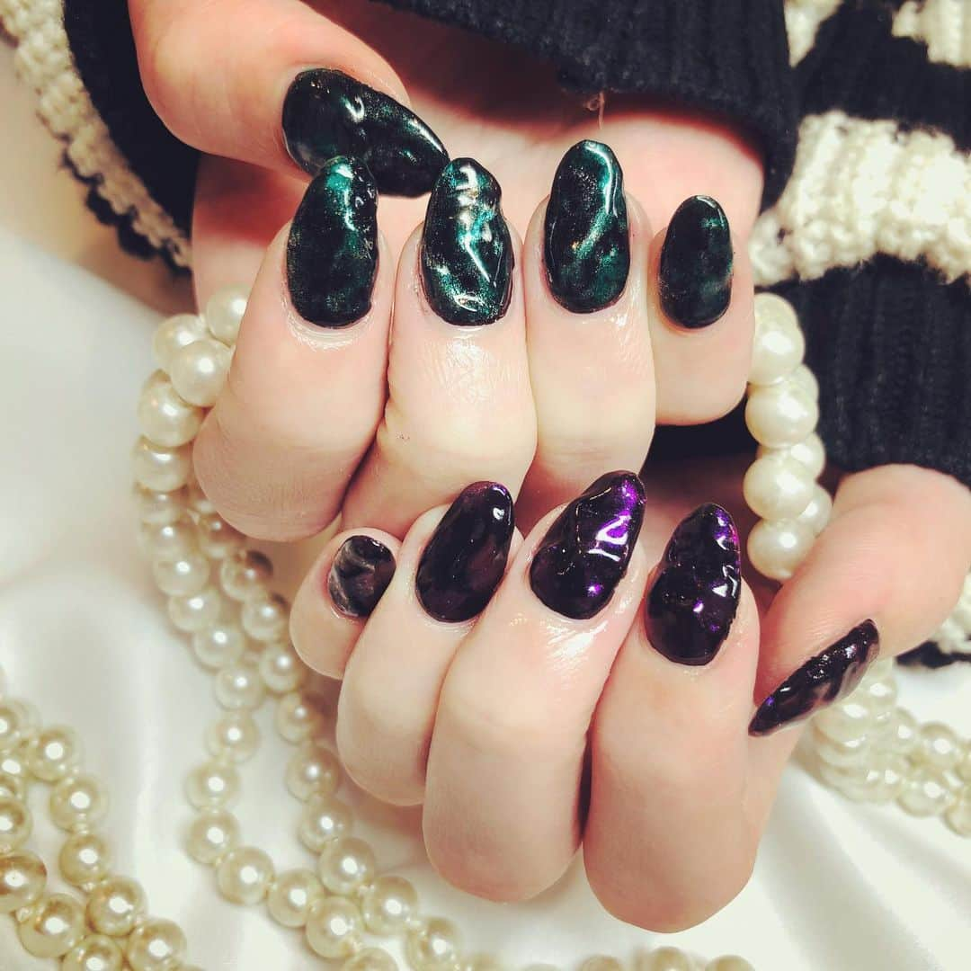 ジャスミンゆまさんのインスタグラム写真 - (ジャスミンゆまInstagram)「♡♡♡ · · · 所々黒く見えるの♡ #newnail #raviy」4月7日 20時30分 - yjw.chos