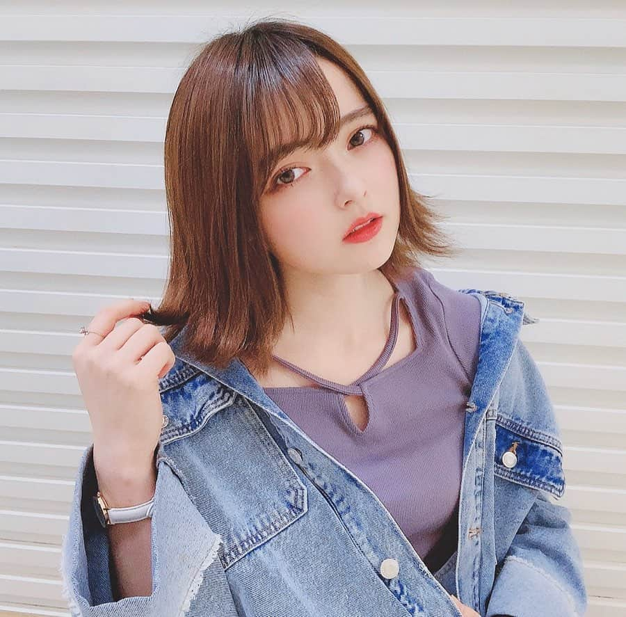 坂巻有紗さんのインスタグラム写真 - (坂巻有紗Instagram)「おうちのガレージの前で撮ったときの🙆‍♀️ みなさんおうちで出来ること見つけましょう〜」4月7日 20時59分 - sakamaki.alisa