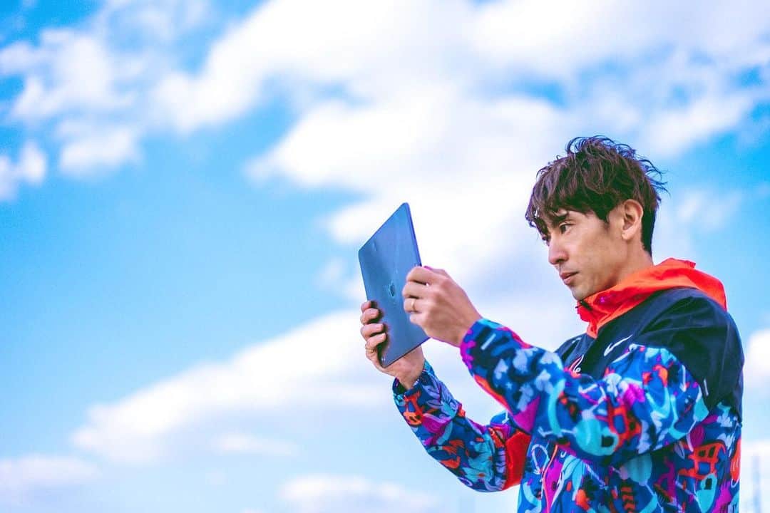 秋本真吾のインスタグラム：「38歳の誕生日の今日。緊急事態宣言が発令されました。とにかく今自分にできることに集中して、全てが解放された時にレベルアップを証明できる期間にします。乗り越えましょう。  #秋本真吾」