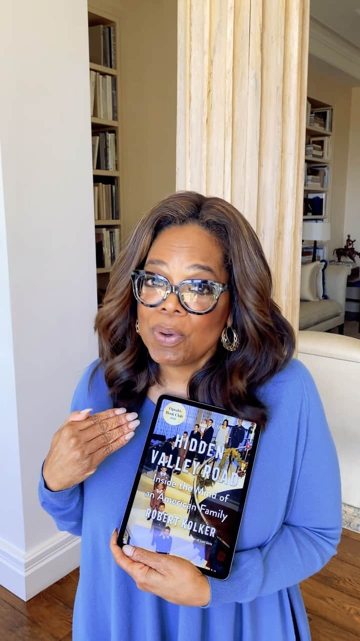 オプラ・ウィンフリーのインスタグラム：「There’s no better time to read than when you’re safer at home! My next book club selection is “Hidden Valley Road: Inside the Mind of an American Family” by @bobkolker. It’s a riveting true story of an American family that reads like a medical detective journey. It reveals the shame, denial, shock, confusion, and misunderstanding of mental illness at a time when no one was really sure what schizophrenia was or how to treat it. Tap the link in my bio to download a copy and follow @oprahsbookclub to join the conversation. We’ll start discussing soon! #ReadWithUs」