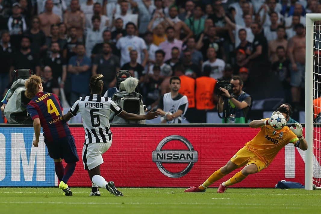 イヴァン・ラキティッチさんのインスタグラム写真 - (イヴァン・ラキティッチInstagram)「4/5  #los5deRakitic #The5ofRakitic  Juventus 🆚 @fcbarcelona 🏆 Final UEFA Champions League 📆 6/June/2015 🏟 Berlin Olimpic Stadium ⚽️ Score: 1-3  Goals: Morata (55’) I.Rakitic(4’), Suarez(68’),Neymar (96’)」4月7日 21時52分 - ivanrakitic