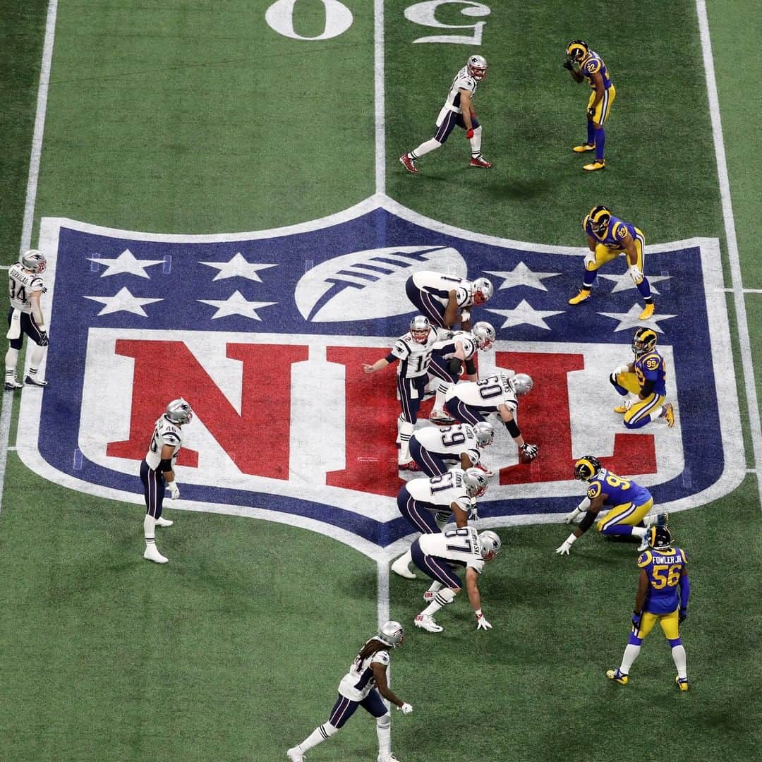 HYPEBEASTさんのインスタグラム写真 - (HYPEBEASTInstagram)「@hypebeastsports: It’s been confirmed that the 2020 @nfl Draft will be conducted virtually. According to a memo sent out on April 6, “Clubs have been advised to prepare to conduct the 2020 Draft entirely outside of their facilities and in a fully virtual format, with club personnel in separate locations and able to communicate with one another and Draft headquarters by phone or internet.” Head to the link in our bio to read the full memo. The Draft is set to occur on April 23-25.⁠ Photo: Rob Carr/Getty Images」4月7日 22時00分 - hypebeast