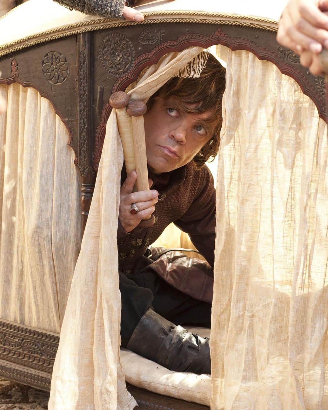 ピーター・ディンクレイジのインスタグラム：「“Oh Lancel, tell my friend Bronn to please kill you if anything should happen to me”」