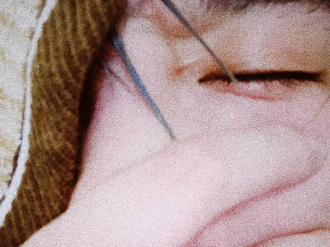 高田健太（KENTA）のインスタグラム：「반신욕중🤯🔥 더워」