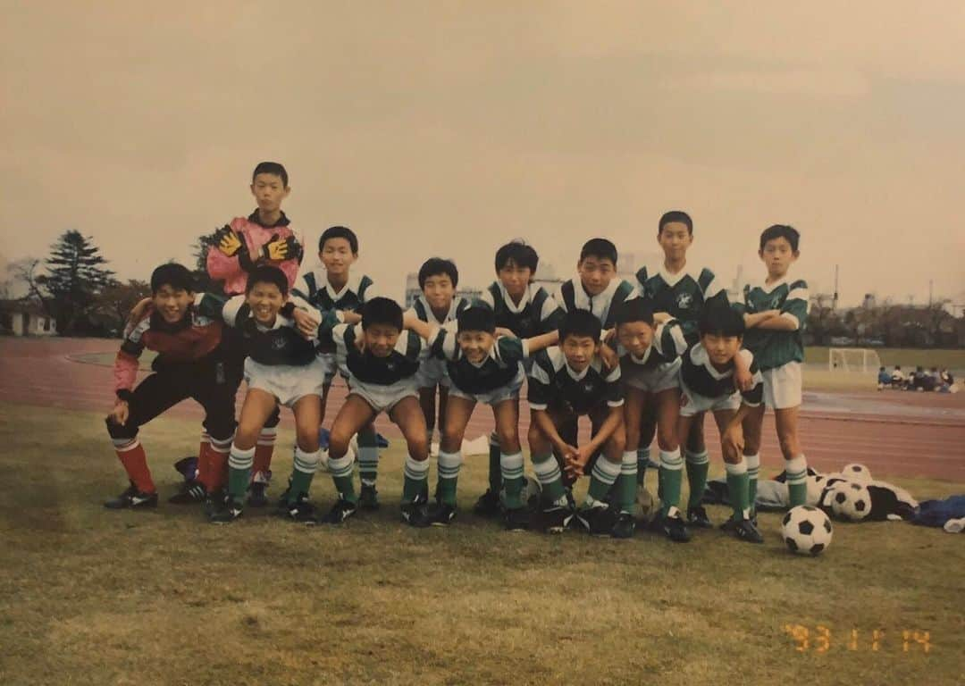 橋本早十のインスタグラム：「福井の友達から送られてきた小学生時代の写真！私はどこでしょう笑？#森田スポーツ少年団#森田中学校サッカー部#丸岡高校サッカー部#駒澤大学サッカー部#大宮アルディージャ#チョンブリFC#DRBハイコムFC#自分がサッカー選手になるとは誰も思っていなかった#写真を見ても#ひ弱#病弱#思っていたのは自分だけ#誰にでも可能性はある#可能性を広げれるかどうか#自分次第#こんな状況でもできること#家でできること#自分で考え#行動#早く日常に戻りますように」