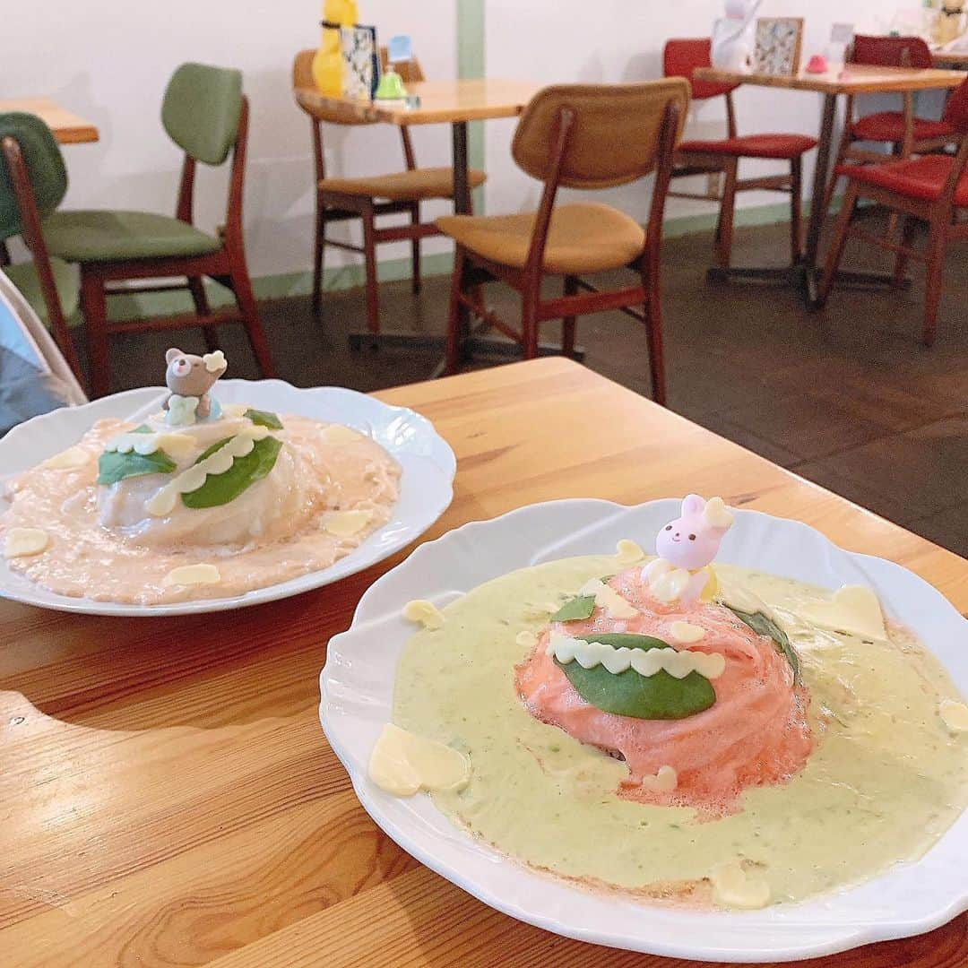 廣川奈々聖さんのインスタグラム写真 - (廣川奈々聖Instagram)「オーダーメイドオムライスのお店！❤︎ 🍳🍅﻿ ﻿ ﻿ お店に行って予約して﻿ それから2時間以上は待ったよ……！﻿ ﻿ でも、電話してくれるので その間はお買い物したり自由に過ごせます やさしい ˃̣̣̣̣o˂̣̣̣̣﻿ ﻿ ﻿ ﻿ ﻿ ﻿ 私のオムライスソースはアボカドです﻿ ドレスの色はピンク！🐰🌸﻿ ﻿ ﻿ 味も 色も デザインも とにかく種類がありすぎて﻿ 何通りあるんだろうって感じだった。。！﻿ ﻿ ﻿ ﻿ ﻿ ﻿ これ一つ一つ丁寧につくってくれてるから﻿ 出来たて熱々で 味もすっごく美味しいし、﻿ ボリュームもすごいしで大満足でした😹♡﻿ ﻿ ﻿ 是非いつか行きたいリストにいれててね！。⋆ ゜﻿ ﻿ ﻿ ﻿ ﻿ ﻿ ﻿ 趣味なだけあって カフェは相当行ってるから﻿ お家にいても意外と更新に困らない私でした☺︎笑﻿ ﻿ ﻿ ﻿ ﻿ ﻿ ﻿ ﻿ #ななせのcafe巡り#下北沢カフェ#cafetint#カフェティント#オムライス#うさぎオムライス#オーダーメイド#カフェ記録#過去pic#カフェ巡り部#東京カフェ#行きたいところリスト#下北沢ランチ#cafestagram#tokyo_japan」4月7日 22時36分 - nanaseven7_u_u