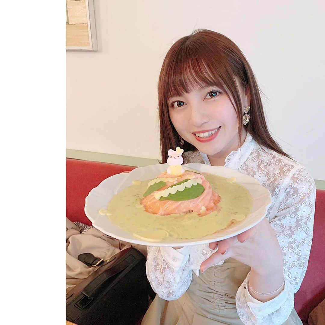 廣川奈々聖さんのインスタグラム写真 - (廣川奈々聖Instagram)「オーダーメイドオムライスのお店！❤︎ 🍳🍅﻿ ﻿ ﻿ お店に行って予約して﻿ それから2時間以上は待ったよ……！﻿ ﻿ でも、電話してくれるので その間はお買い物したり自由に過ごせます やさしい ˃̣̣̣̣o˂̣̣̣̣﻿ ﻿ ﻿ ﻿ ﻿ ﻿ 私のオムライスソースはアボカドです﻿ ドレスの色はピンク！🐰🌸﻿ ﻿ ﻿ 味も 色も デザインも とにかく種類がありすぎて﻿ 何通りあるんだろうって感じだった。。！﻿ ﻿ ﻿ ﻿ ﻿ ﻿ これ一つ一つ丁寧につくってくれてるから﻿ 出来たて熱々で 味もすっごく美味しいし、﻿ ボリュームもすごいしで大満足でした😹♡﻿ ﻿ ﻿ 是非いつか行きたいリストにいれててね！。⋆ ゜﻿ ﻿ ﻿ ﻿ ﻿ ﻿ ﻿ 趣味なだけあって カフェは相当行ってるから﻿ お家にいても意外と更新に困らない私でした☺︎笑﻿ ﻿ ﻿ ﻿ ﻿ ﻿ ﻿ ﻿ #ななせのcafe巡り#下北沢カフェ#cafetint#カフェティント#オムライス#うさぎオムライス#オーダーメイド#カフェ記録#過去pic#カフェ巡り部#東京カフェ#行きたいところリスト#下北沢ランチ#cafestagram#tokyo_japan」4月7日 22時36分 - nanaseven7_u_u