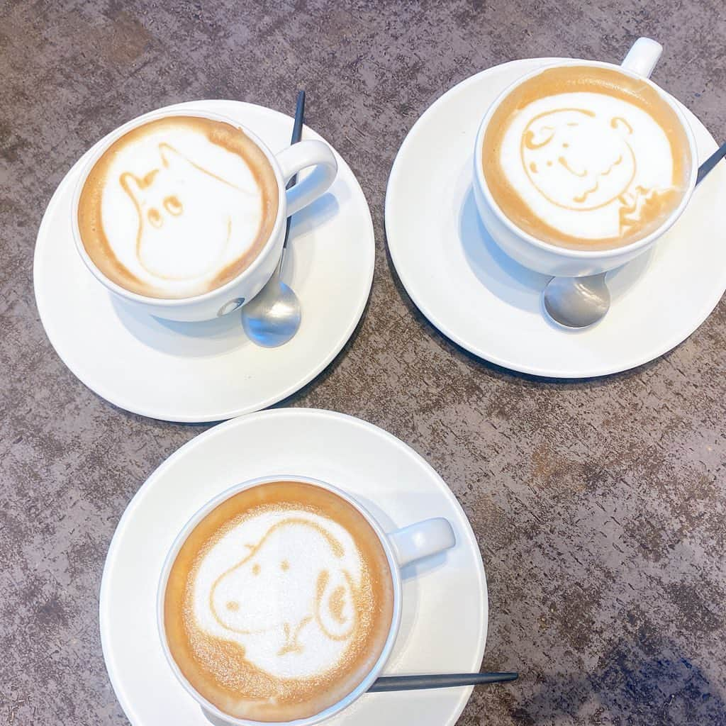 藤江れいなさんのインスタグラム写真 - (藤江れいなInstagram)「可愛いラテアート☕️ 見ても楽しめるって素敵だよね♡ 私はもちろんスヌーピーを選びました🐶 #スヌーピー #チャーリーブラウン #ムーミン #ラテアート」4月7日 23時26分 - 01nyan0201