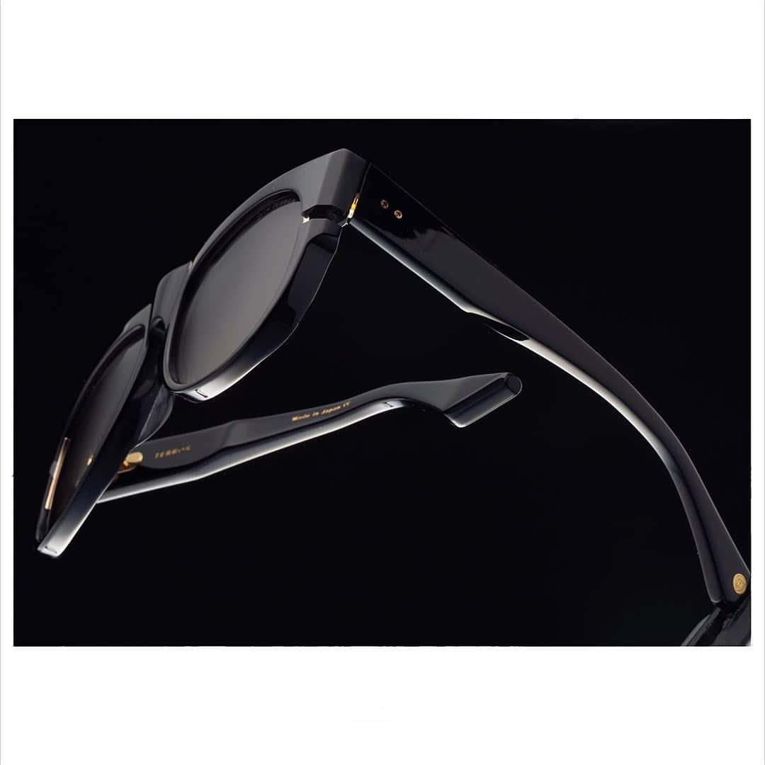 ディタのインスタグラム：「Another signature chunky acetate frame crafted with a feminine sensuality, Terron’s dramatic experimentation with weight and proportion propels a classic style aviator into a sci-fi future — available now in dita.com #DITA #DITAeyewear #DITAsunglasses」