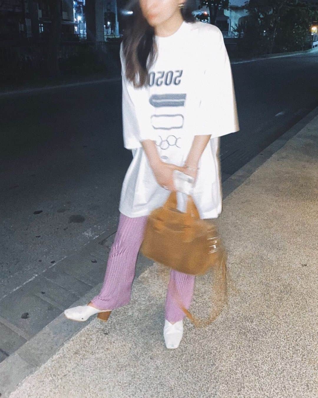 玉城翔子さんのインスタグラム写真 - (玉城翔子Instagram)「いつかの服 買ってて良かった EUREKAの5050T-Shirt👾」4月7日 23時45分 - shoco1116