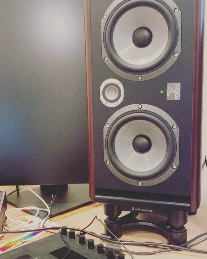 OLIVIAのインスタグラム：「Finished another track!! This one’s called Brave Spirits. My clothing line name was inspired by this track. Here’s a snippet!!」