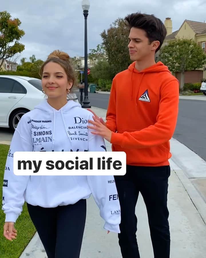 Brent Riveraのインスタグラム：「Coronavirus be like..🦠😫 @lexibrookerivera @benazelart」