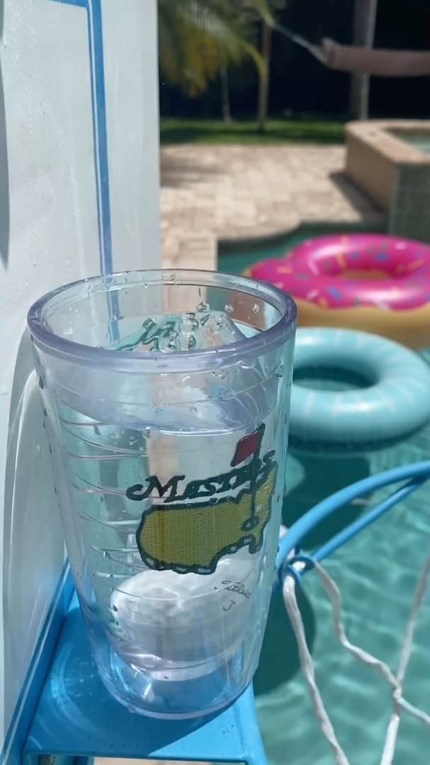 ジャスティン・トーマスのインスタグラム：「Nice try @thejasonkennedy. Leave it to the pros... #chipshotchallenge you’re up fellas! @rorymcilroy @jordanspieth @coleswindell @justintimberlake」