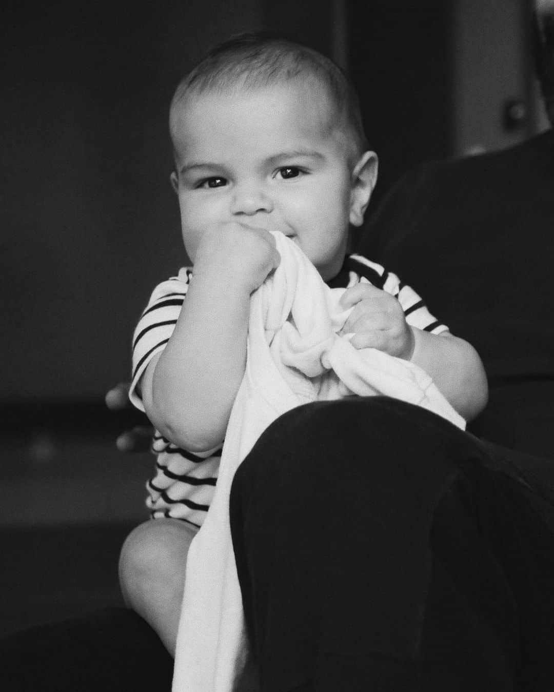リッキー・マーティンさんのインスタグラム写真 - (リッキー・マーティンInstagram)「Aquí mi #ArabeBoricua  Renn Martin-Yosef. 🤤  el bebé de la casa. #BabyRenn #BabyBOY」4月8日 3時07分 - ricky_martin