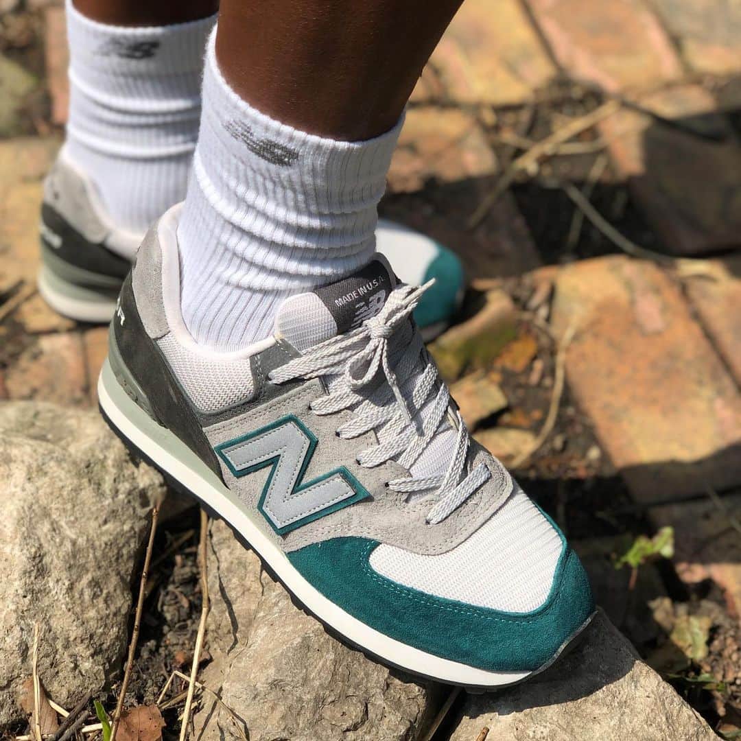 Mr. Tyさんのインスタグラム写真 - (Mr. TyInstagram)「#todayskicks for my trip to the trash can and around the block a few times- 2012 @newbalance NB1 574. Went with three shades of grey and a teal pop color for this pair. I’m usually not a 574 guy, but to me the NB1 574 shape has more of the 576 dna to them which made them appealing 🤷🏾‍♂️. #newbalance #thosenbs #nb574 #nblove #nbgallery #nb1 #madebynb #mynbs #574 #newbalancekicks #crepecity #sneakermaster #newbalance574 #g1runners #kicksonfire #theshoegame #sneakerfreak #kickstagram #sneakerplaats」4月8日 3時24分 - regularolty
