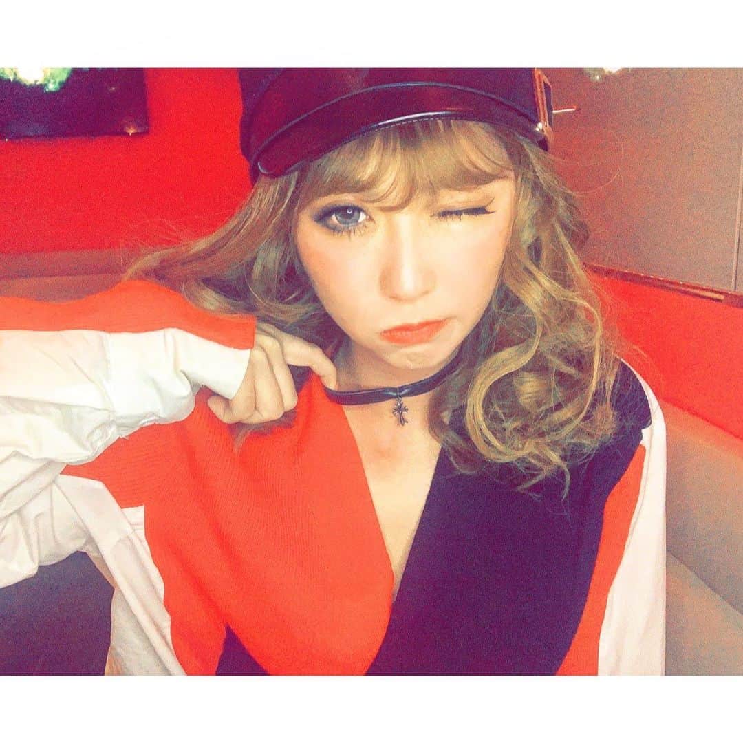 葉月樹里のインスタグラム：「やっと緊急事態宣言が発表。 . .  一ヶ月でコロナウイルスが終息してくれて、またいつもの様な日々に戻るのなら喜んで自粛します。 . . .  #葉月樹里 #soiréeine #ソワレーヌ #緊急事態宣言発令 #緊急事態宣言 #大阪 #コロナウイルス #自粛生活」