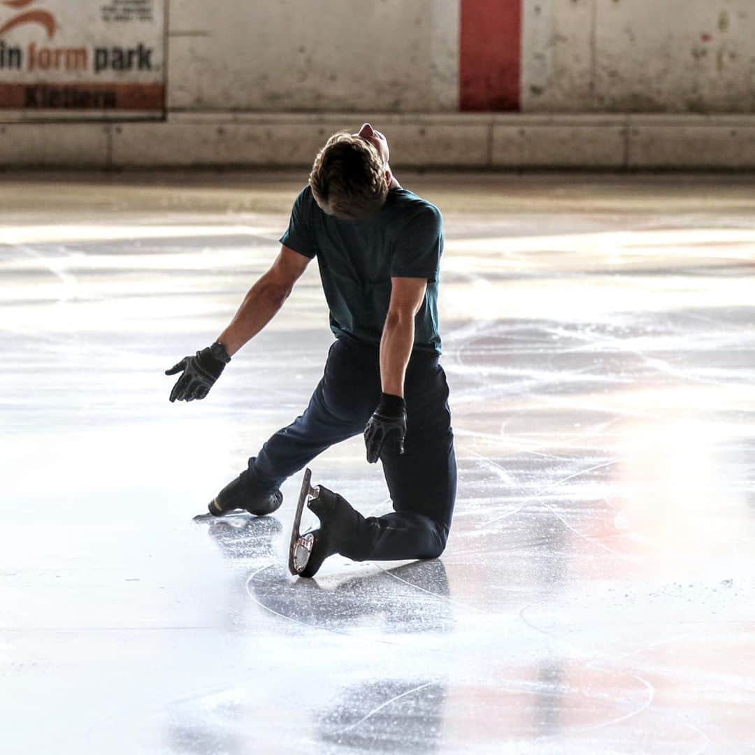 ティモシー・ドレンスキーのインスタグラム：「Ok I miss skating now. #throwback」