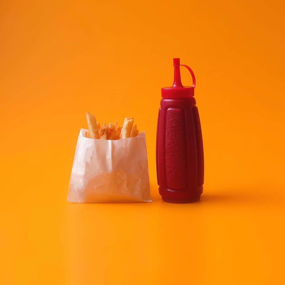Tony Hsiehのインスタグラム：「It's not your imagination: McDonald's french fries used to taste a whole lot better. The humble fry has been a huge draw for the company dating back to its origins. Find out how and why the multibillion-dollar fast-food icon has changed the flavor of a beloved menu item that was so central to its early success. 🍟  #TonysRabbitHoleTour *Posted by Michelle | Tony's social team  https://bit.ly/3e4JpGE」