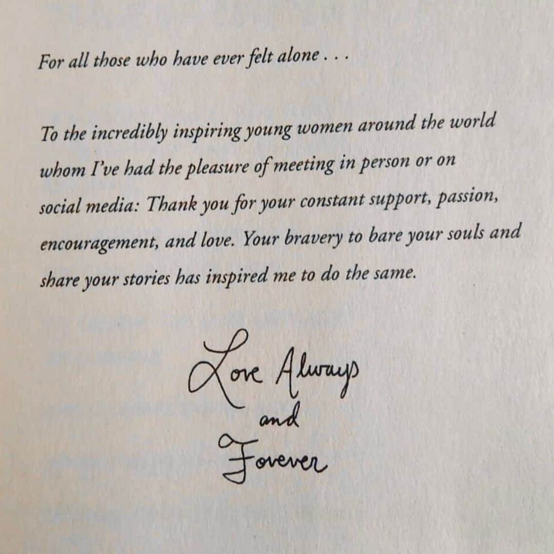 リリー・コリンズさんのインスタグラム写真 - (リリー・コリンズInstagram)「I know everything can feel really isolating right now, spending so much time social distancing and at home. So it makes it extremely special when this community we’ve built here comes together and creates something to uplift and entertain one another. I’m incredibly honored that my book has been a source of comfort... when I wrote it, I specifically had my Instagram audience in mind, because you guys have been so supportive of not only me, but more importantly of one another, for so many years. Reposting a few beautiful things I’ve seen this week surrounding the #UnfilteredReadingChallenge you all started. Love seeing you leave positive messages to your followers. Stick together, especially in times like these. And reach out to people who might feel alone... a text, a call, a DM, a facetime, or an email goes a long way! Remember, as lonely as this all may feel right now, we’re lucky there are so many ways to stay united and connected during this time. Let’s take advantage of the technology we have and continue to spread all the love we can...」4月8日 6時03分 - lilyjcollins