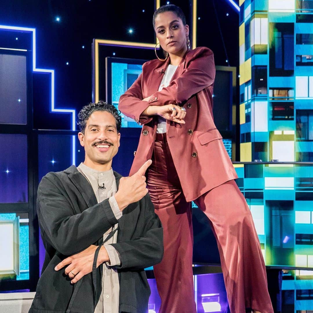 のインスタグラム：「I’m letting you know early that I’ll be up acting silly on A Little Late with Lilly...Singh  Tonight/Tomorrow morning at 1:35am on NBC.」