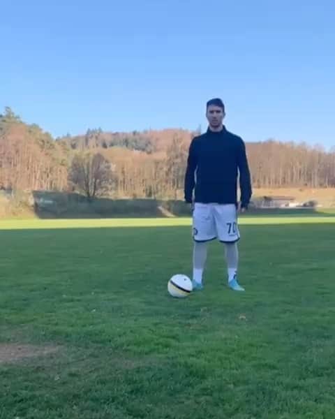 リデル・マトス・サントスのインスタグラム：「Saudades dela ⚽️❤️」