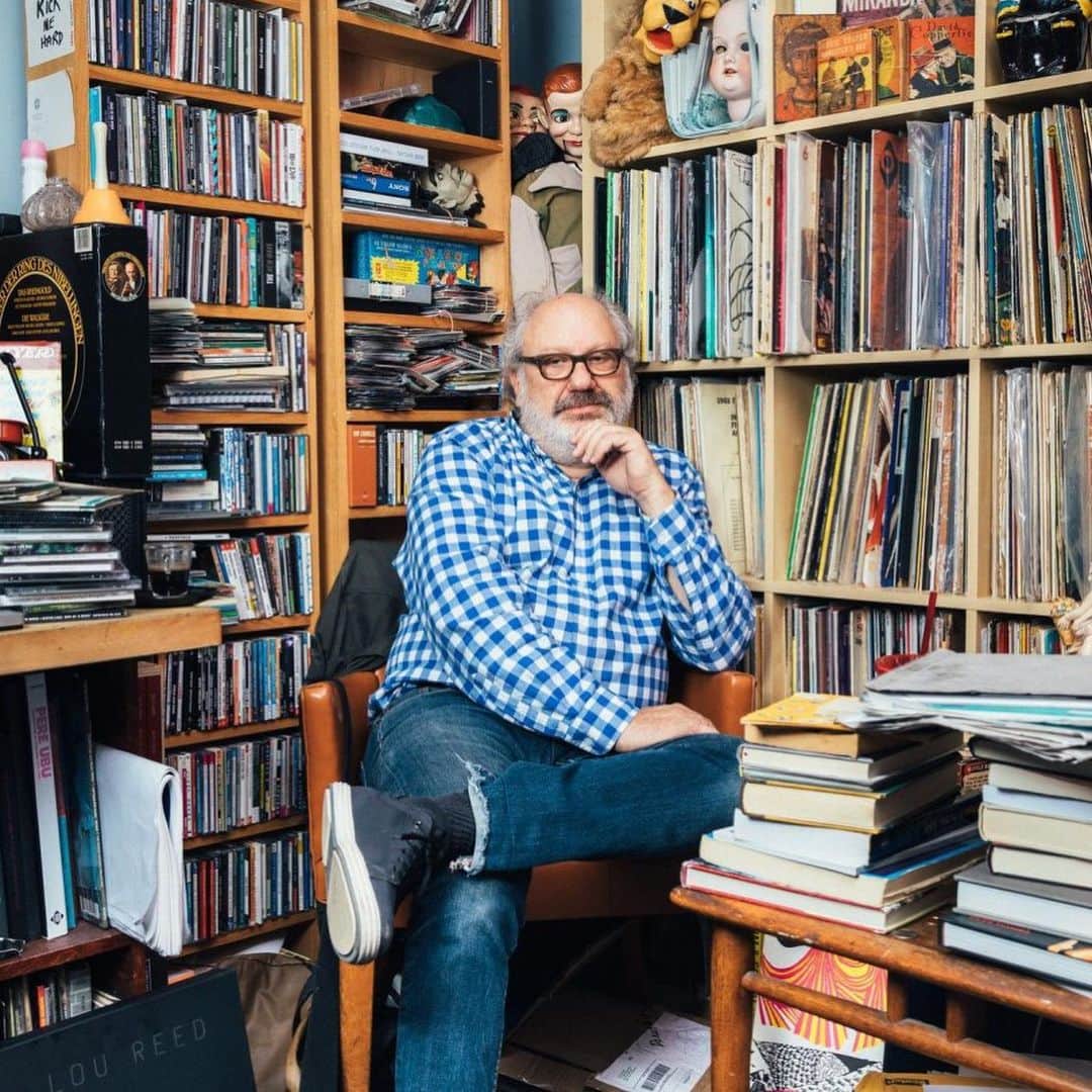 エイディー・ブライアントのインスタグラム：「heartbroken over our genius hal willner. an incredible talent and such a generous thoughtful friend. @sordociego early on in my time at SNL told me to get to know Hal because he was incredible and he was not wrong. Hal was always willing to indulge us when we asked him questions about lou reed, Bowie, or devo. When he heard that I did Ethel Merman in my audition he brought me his copy of her greatest hits album and told me all about her slightly insane disco album. I keep it in my dressing room for good luck. He was an encyclopedia of music and one of the people who makes @nbcsnl a special place. 💔」