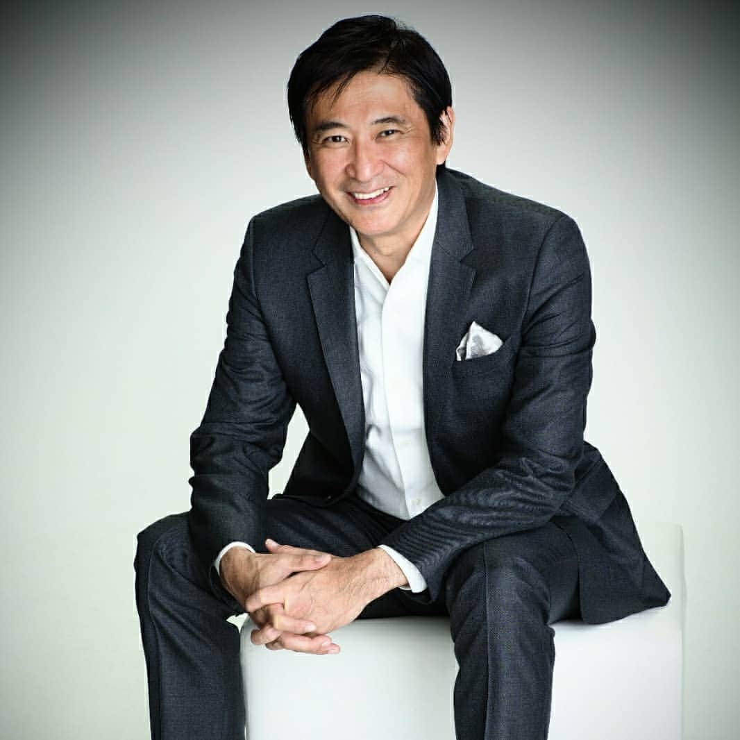藤岡幸夫のインスタグラム：「人間は必ず苦境で成長し新しい何かを生み出すと信じています。この戦いに早急に勝利するためにできる限りの外出の自粛をする一方で、いかに有意義な時間にできるか？ そして何より最前線で戦って下さっている 医療関係者の皆様には感謝しても感謝仕切れません。最前線で戦ってる方々を少しでも助けるつもりでも、STAY HOME ‼️ さらに、我々の生活の為に働き続けて下さってる皆様にも心から感謝！ 皆様の為に、我々自身のためにSTAY HOME‼️ 「音楽はお好きですか？」 お好きな方はYouTubeでエンターザミュージックを検索！ とっても楽しいオーケストラ番組を楽しめます！ エンターザミュージックの普段の放送はBSテレ東 毎週土曜日 朝 08:30～(全国放送)‼️ #家で過ごそう #家での過ごし方 #家でゆっくり #家でまったり #おうち時間 #おうちじかん #おうちで過ごそう」