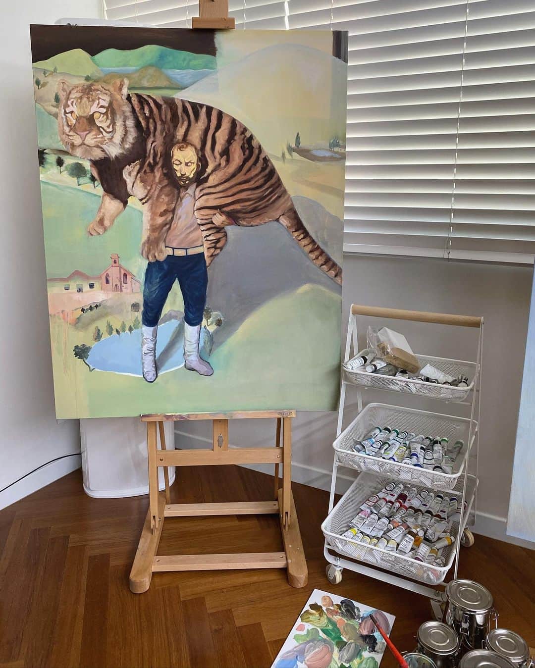 ハ・ヨンスのインスタグラム：「오늘의 Oilpainting process. 마음에 들 때까지 무기한 수정중입니다.」