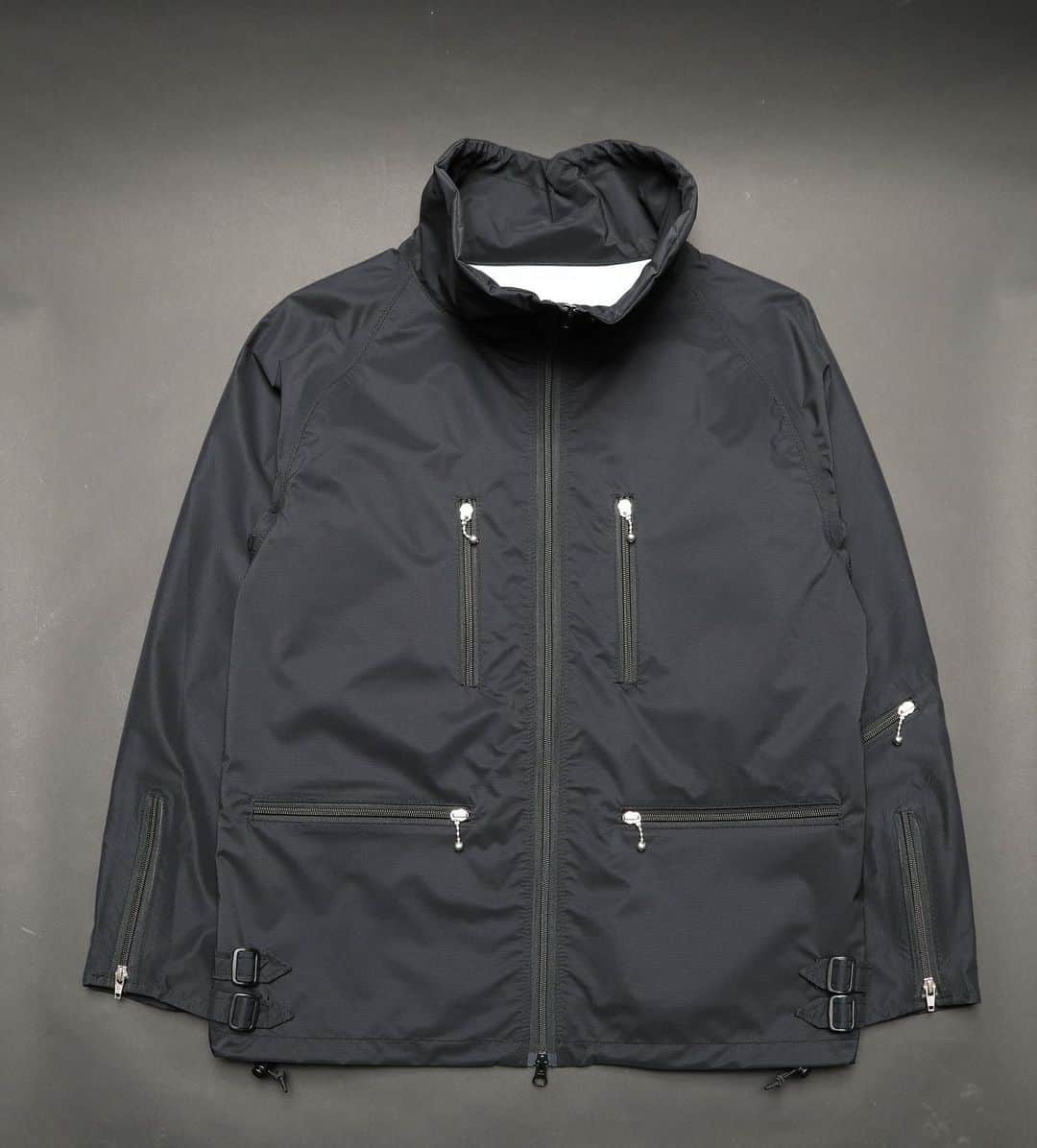 のインスタグラム：「TEARS OF SWAN-KIDS ZIP NYLON JACKETになります!! 本日からofficial webshopでもオーダー開始ですので宜しくお願い致します(^^)🤐💻📝 http://tears-of-swan.shop-pro.jp/?pid=150056347 (写真120サイズ、5月上旬販売開始) ※プロフィール下のURLからofficial websiteがご覧頂けます  @tears_of_swan  #tearsofswan #nylonzipjacket  #nylonjacket  #kidsnylonjacket #kidsjacket  #ナイロンジャケット  #キッズジャケット」