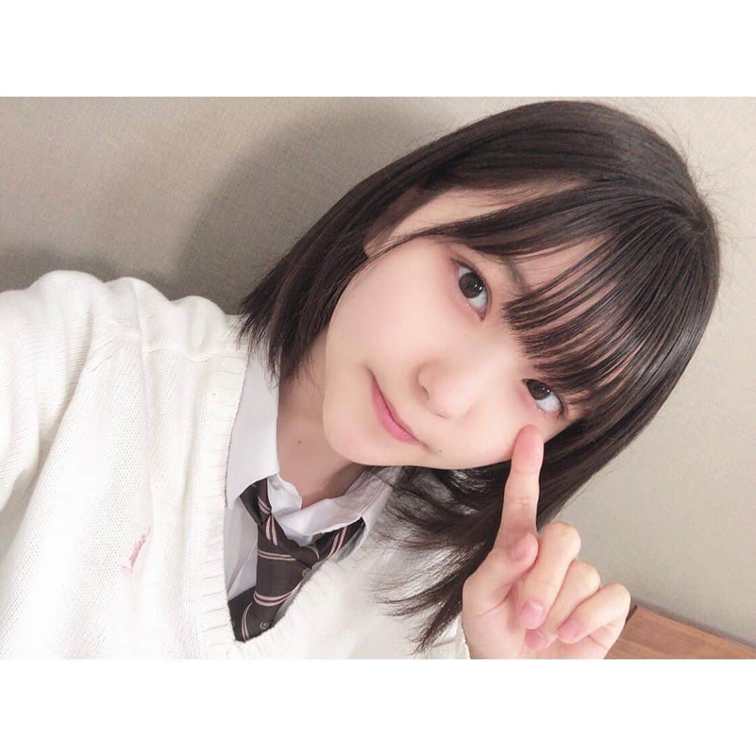 北川玲さんのインスタグラム写真 北川玲instagram 制服だよ 新しいアイシャドウでメイクした たのしいたのしい 涙袋のキラキラがポイントなんだけど 伝わるかな Twitterには別バージョンの写真載ってるからチェックしてね 制服