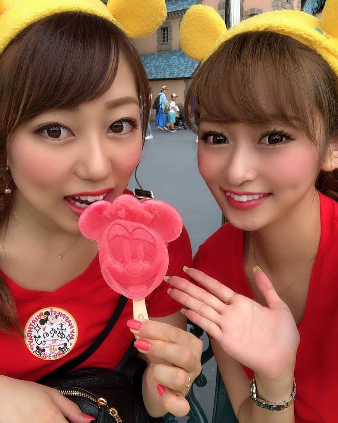 COCOのインスタグラム：「みんなおーちで何してるの？🧸 ここは何もしないをしてるよ🧸❤️ ・ #外出自粛 #健康 #第一 #何もしないをする #くまのプーさん #大好き #ディズニー #行きたいな #キャバ #キャバ #キャバクラ #キャバ嬢 #ホステス #ニュークラ #ニュークラ嬢 #ヘアアレンジ  #ぶりっこ #すすきの #歌舞伎町 #六本木 #中洲 #ミナミ #北新地 #instagood #follow #followmenow #l4l #selfie #ベルベ #ここぷー」