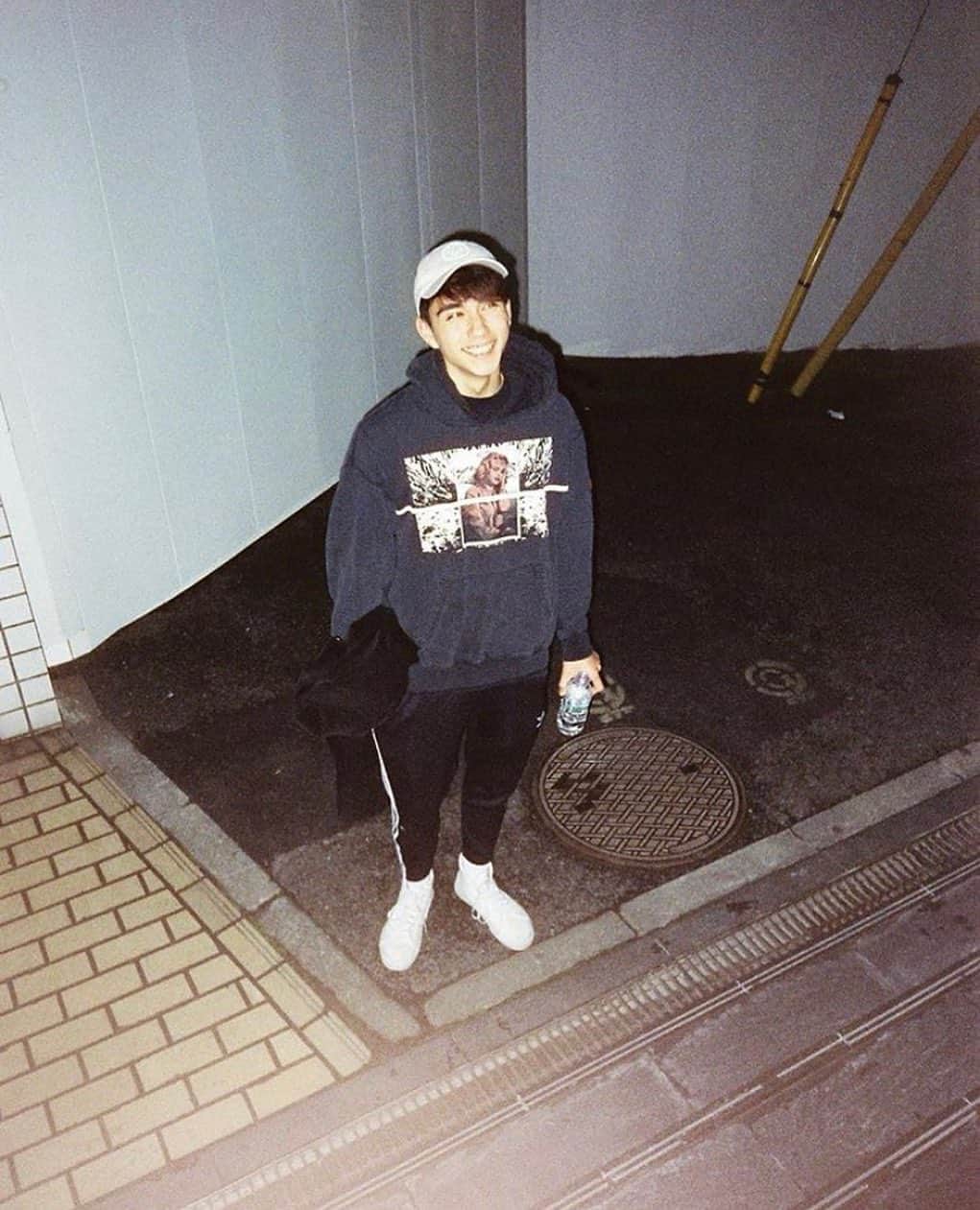 ミッチェル和馬のインスタグラム：「i have some music i made in quarantine that i’ll post soon #stayhome」