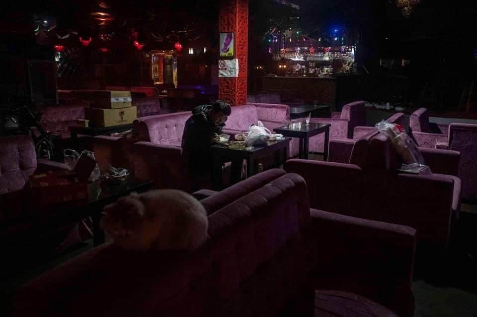 だるま屋本舗のインスタグラム：「. Beijing -  I pray that the outbreak ends soon.  Please take care yourself.  #beijing#china#instadaily#theview#중국#베이징#일상#ペキン#日常」