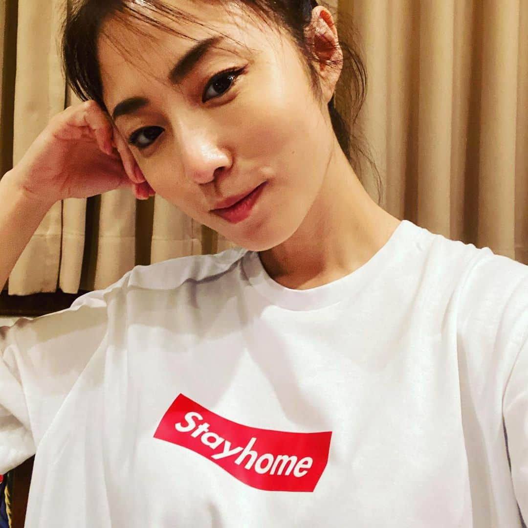 MEGUMIさんのインスタグラム写真 - (MEGUMIInstagram)「T-shirt is made by @takuto_satoyama  タクティあーりーがーと🏠❤️」4月8日 20時28分 - megumi1818