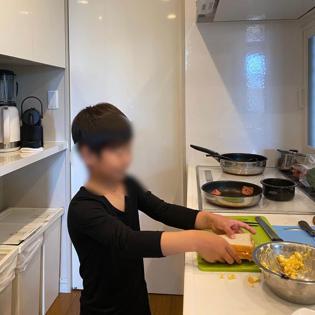西口理恵子さんのインスタグラム写真 - (西口理恵子Instagram)「. 息子とサンドイッチ作り🥪」4月8日 12時02分 - rieko_nishiguchi