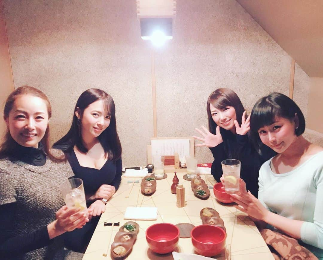 明里ともかさんのインスタグラム写真 - (明里ともかInstagram)「スカパー2019熟女女優メンバーは今でも、仲良しです♪  #三島奈津子 #加藤あやの #森下美緒 #明里ともか」4月8日 12時12分 - akaritomoka2016