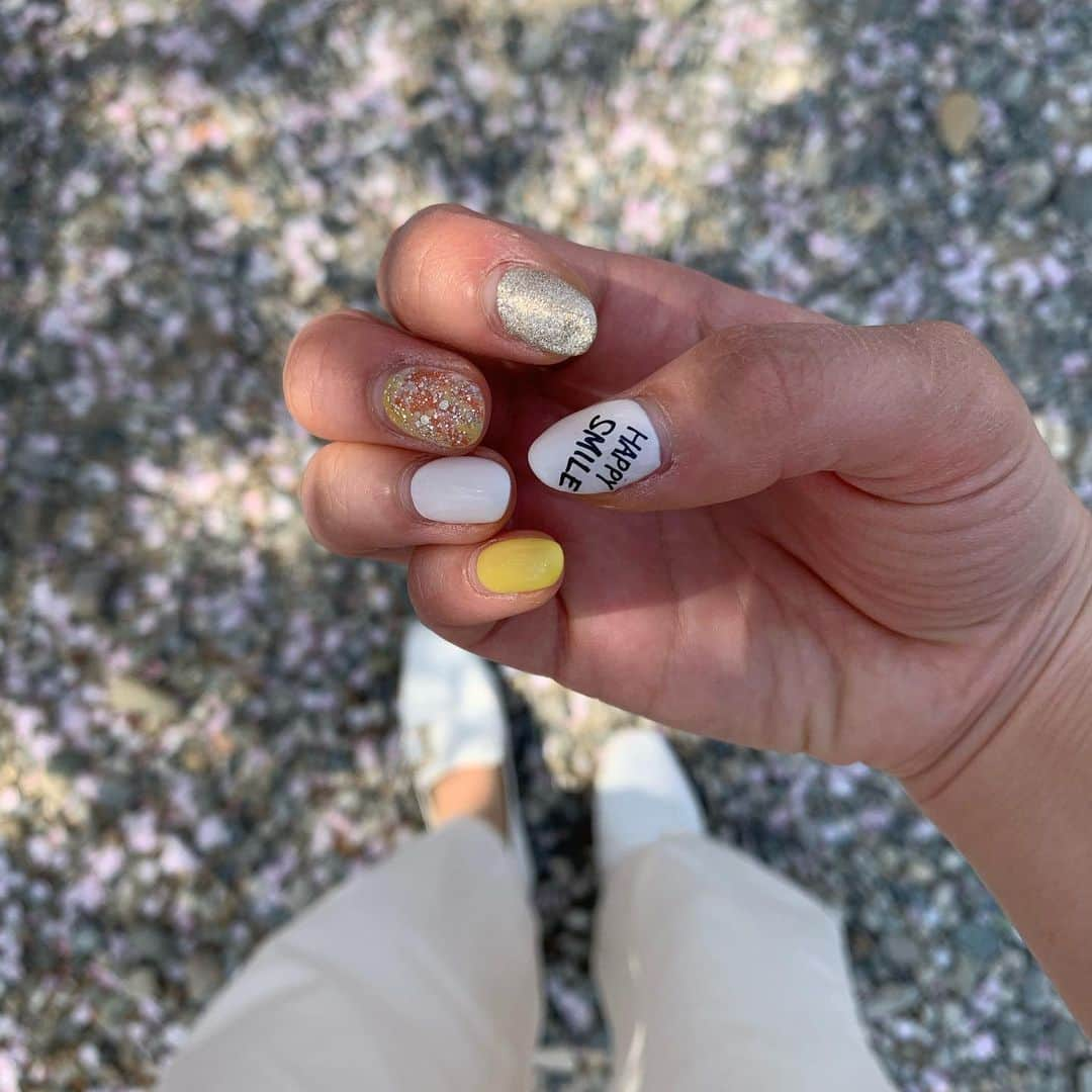 karen okajimaさんのインスタグラム写真 - (karen okajimaInstagram)「ㅤㅤㅤ  1ヶ月前くらいにした💅🏼 HappySmile︎☺︎ ㅤㅤㅤ  #おかじネイル #逆剥けが気になる #手の乾燥」4月8日 12時56分 - karenokajima0318