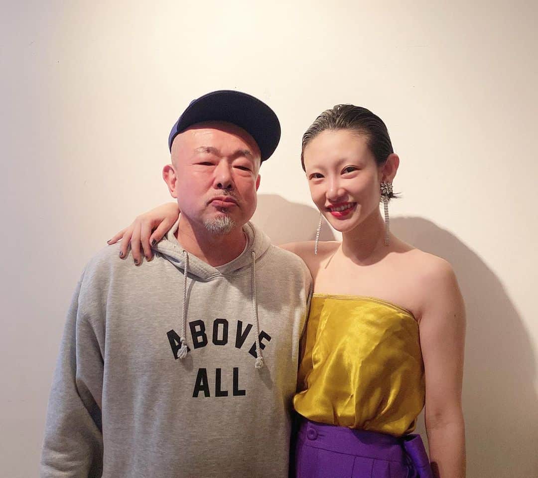 のインスタグラム：「._ @yone69harajuku この日はありがとうー！めっちゃ楽しかった😹💓 Thank you @yone69harajuku . I enjoyed the day And I'm so drunk (Always alcohol Lol)._ そしてごめん、酔いすぎて、どの人がどの人のインスタか忘れちゃったからタグ付けできなくなったw 見た人は教えて笑._  #yoneharayasumasa #manahamada #米原康正 #japanese #photographer #fashion #art #model」