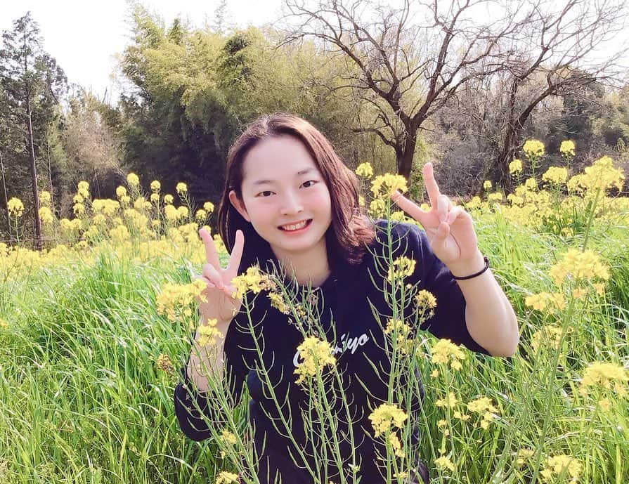 大庭雅さんのインスタグラム写真 - (大庭雅Instagram)「朝の練習おわってお昼休憩⛸🍀🌼 ・ #spring #flower #figureskate #大庭雅 #カメラマンさんと繋がりたい」4月8日 14時31分 - miyabi_oba