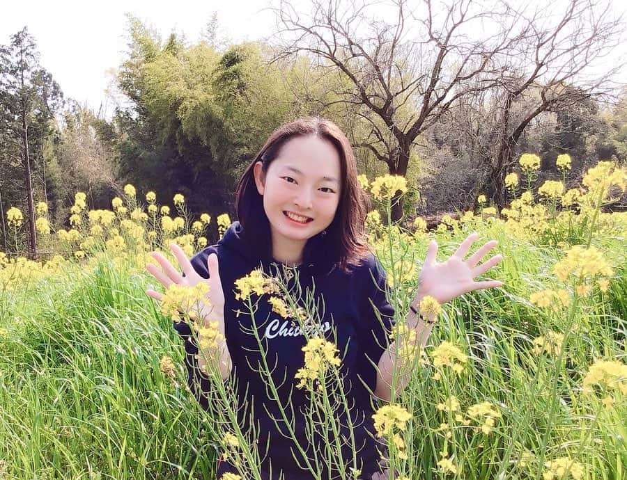 大庭雅のインスタグラム：「朝の練習おわってお昼休憩⛸🍀🌼 ・ #spring #flower #figureskate #大庭雅 #カメラマンさんと繋がりたい」