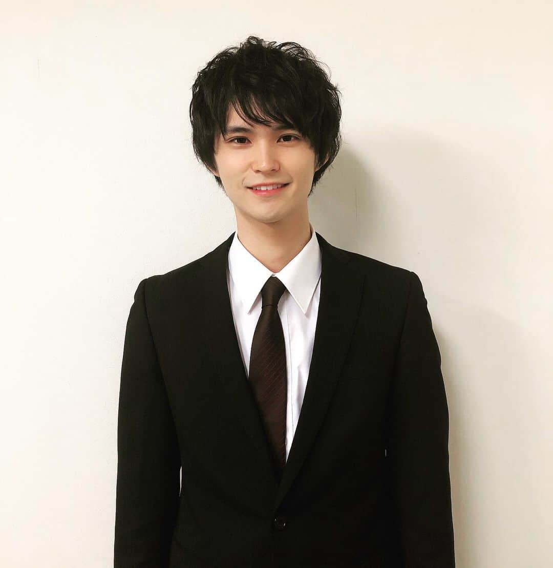 前田康士朗さんのインスタグラム写真 - (前田康士朗Instagram)「サラリーマンコーシロー . . . #俳優  #役者  #モデル  #model  #suits  #スーツ男子  #スーツ  #navyinc」4月8日 14時46分 - koshiro.maeda