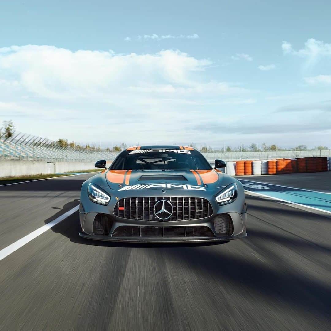 Mercedes AMGさんのインスタグラム写真 - (Mercedes AMGInstagram)「The new Mercedes-AMG GT4 is a top performer thanks to new design characteristics and technical optimizations that enhance the vehicle's endurance performance.  #MercedesAMGMotorsport #AMGGT4 #DrivingPerformance」4月8日 16時00分 - mercedesamg