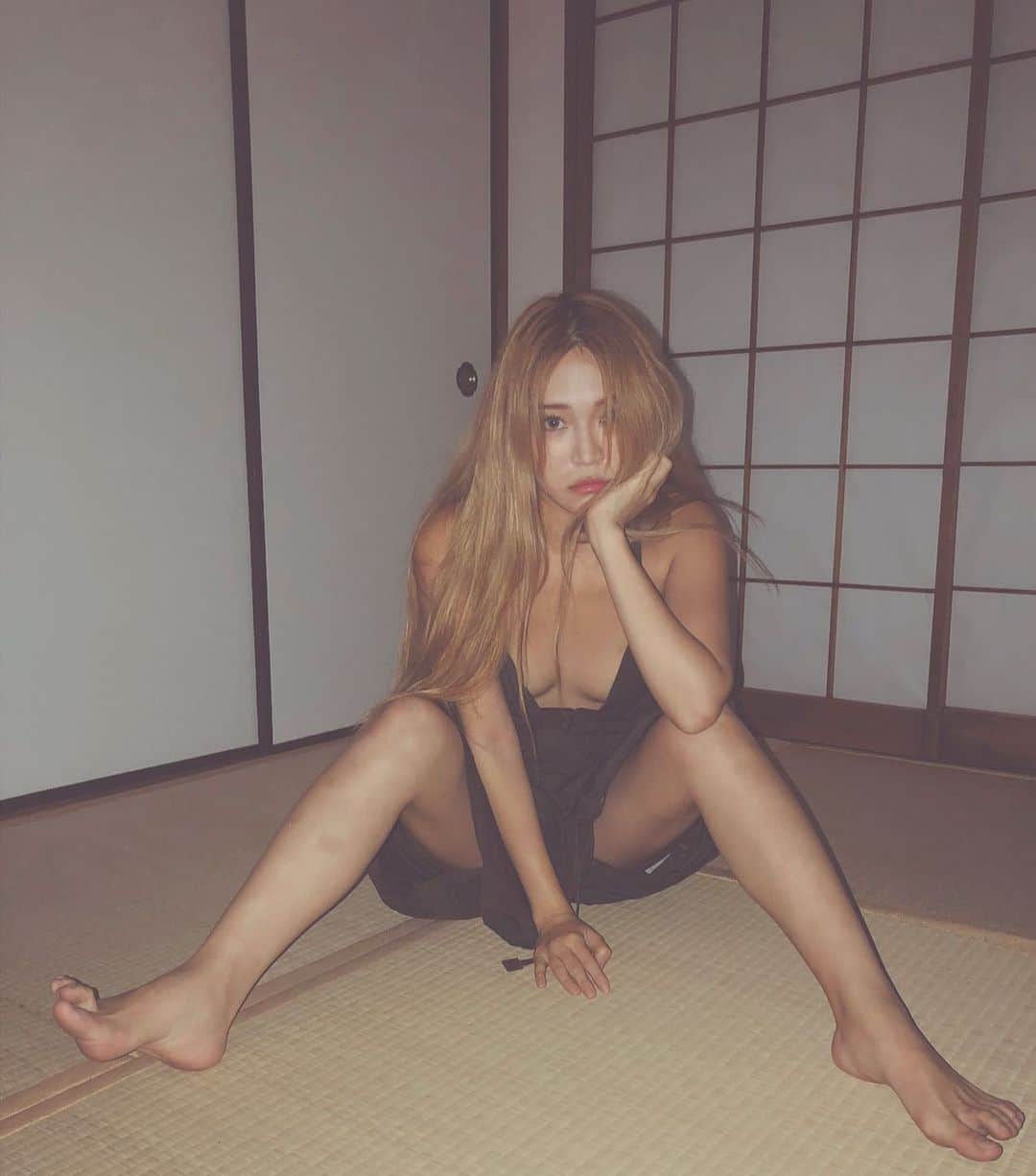 DJ mariennuのインスタグラム：「前向きな Look back on.」