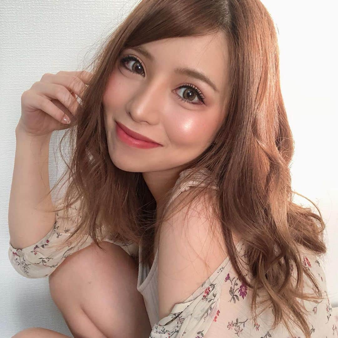 しおりのインスタグラム：「Newアイコン！しおり💘💐💎shiori  毎日配信してるので遊びに来てね💖  #イチナナライバー #イチナナ  #イチナナライブ  #ライバー #写真好きな人と繋がりたい  #写真撮ってる人と繋がりたい  #ライブ配信 #配信アプリ #コロナに負けるな #コロナ #ステイホーム #フォローミー #モデル依頼」