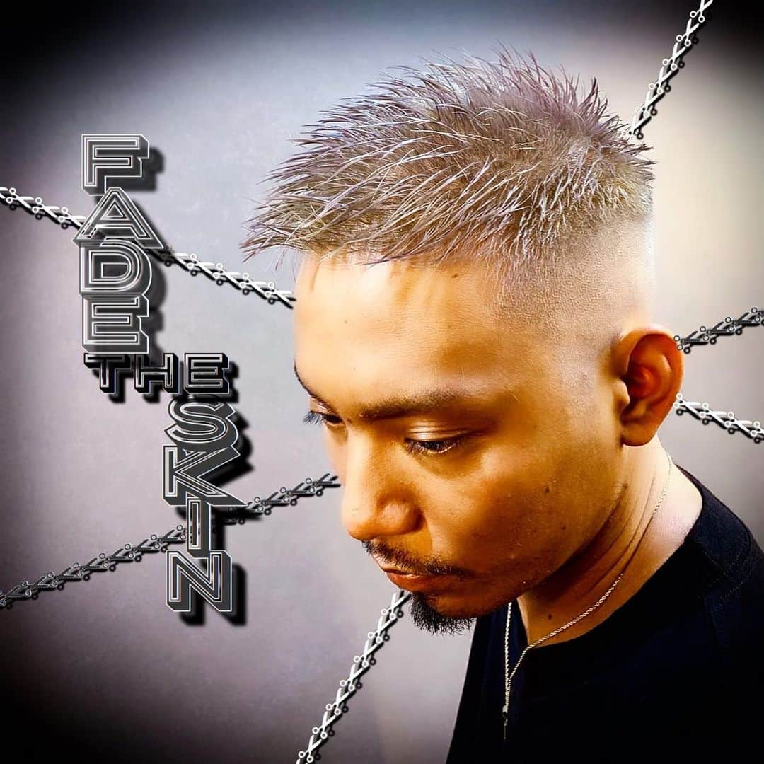 のインスタグラム：「. . .✂︎フェードtheスキン✂︎ . .【短髪こそ】男の特権👊 . .ハイトーンで決まり😜 . . - [ ] . #メンズラピス#menslapis#メンズラピス渋谷#menslapisshibuya#ラピス新時代#ツイストパーマ#カッコイイ#イケメン#ツイストスパイラル#ヘアスタグラマー#圧倒的技術力#変身動画#フェードスタイル#刈り上げ#スプラツイスト＃ハイトーン#人生は髪型で変わる#ヘアメイクは男の化粧です#アップバング#ハイライト#ハイトーン#ワイルドアップバング#ビジカジ#ビジネス#ツーブロック#barber#menshair#fade」